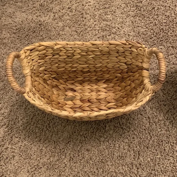 2 wicker baskets! - Picture 3 of 4